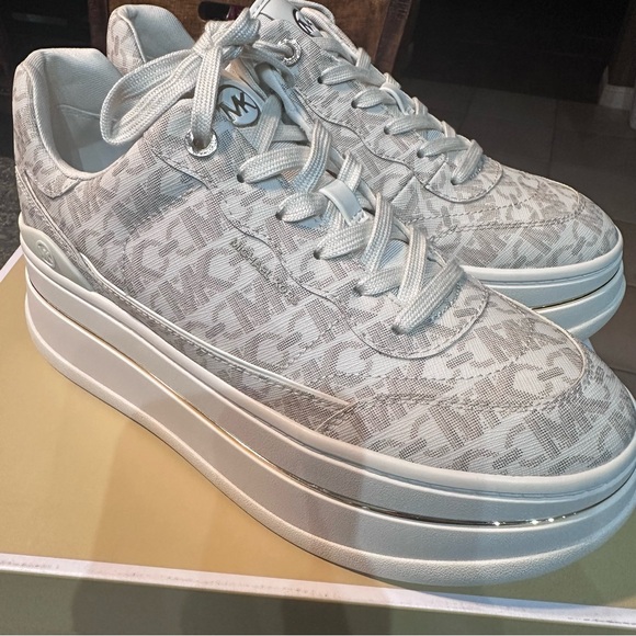 Michael Kors Hayes Empire Signature Logo Platform Sneaker - Picture 14 of 14